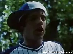 Amateur Soccermom mit großen weichen Titten saugt papa fickt junge tochter Schwanz und schluckt