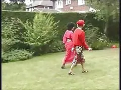 Fickt ihre Muschi auf Ledersessel vater fickt eigene tochter