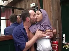 Amateur papa bumst tochter