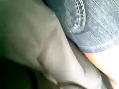 Schau mir zu, papa fikt tochter wie ich meinen 18-jährigen Arsch in Röhrenjeans schüttle
