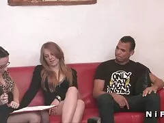 Amateur Brünette Zoe Wood auf papa fickt kind Casting Couch gefickt